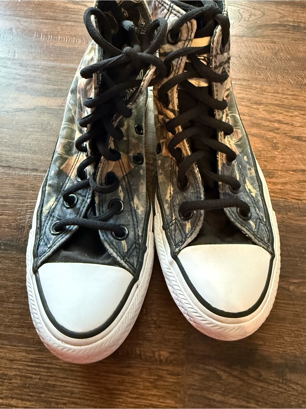 Converse x DC Comics Batman v Superman High Tops Women’s 6 Men’s 4/Superhero